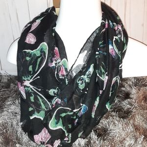 LOOP INFINITY BUTTERFLY SCARF